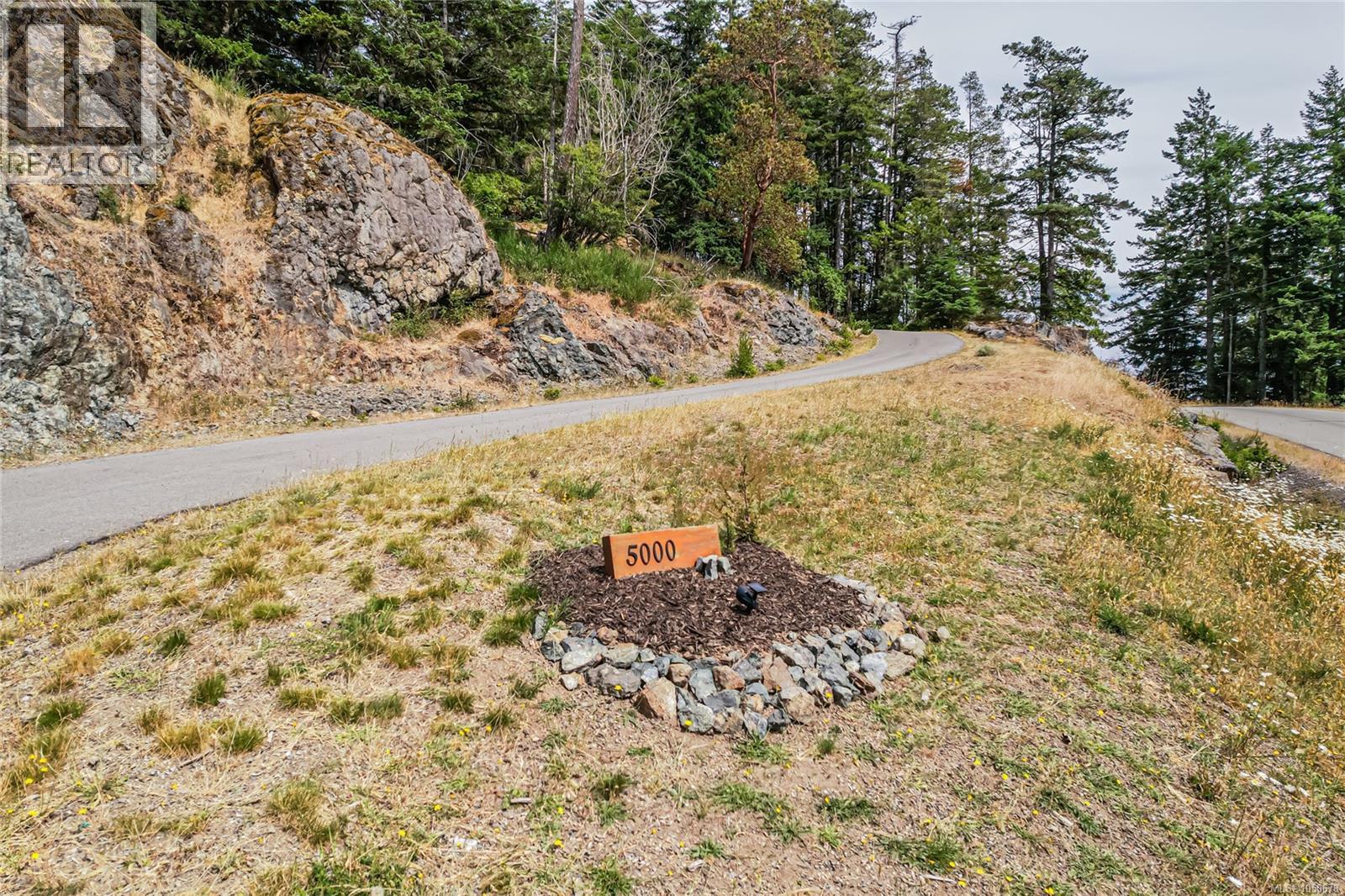 5000 Sooke Hanger Dr - 5