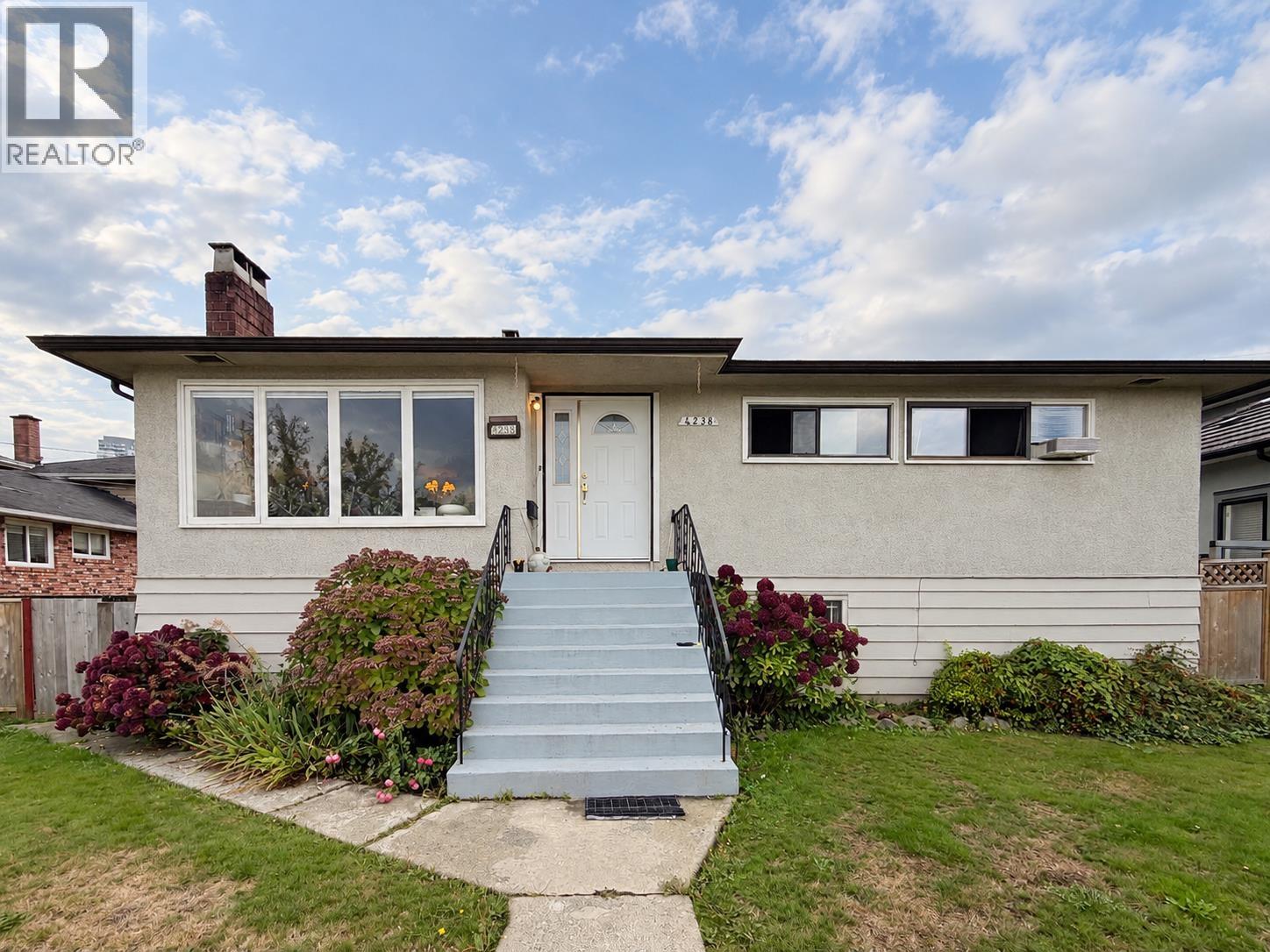 4238 PRICE CRESCENT