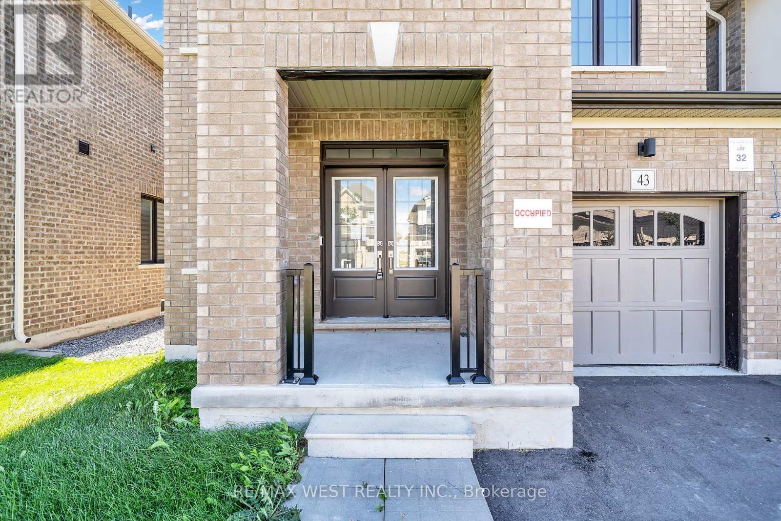 43 ED EWERT AVENUE, Clarington (Newcastle) — photo 2