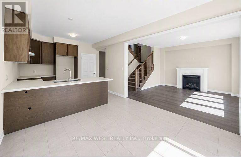 43 ED EWERT AVENUE, Clarington (Newcastle) — photo 5