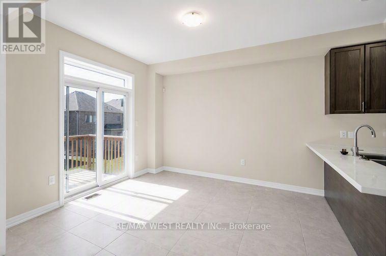 43 ED EWERT AVENUE, Clarington (Newcastle) — photo 6