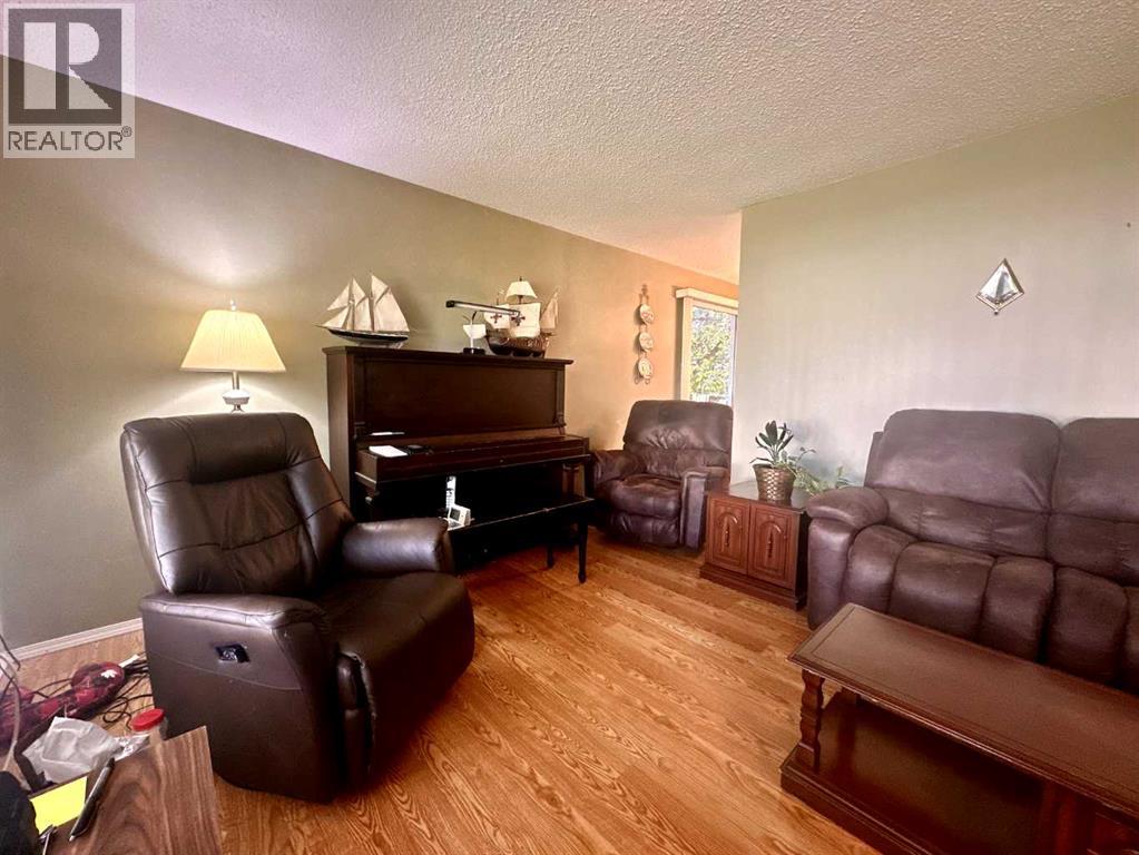 412 Main Street, Turtleford — photo 14