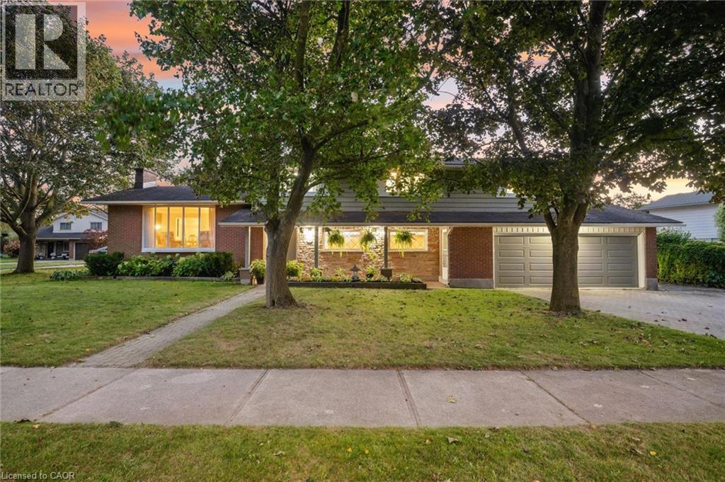 19 CHRISTINE Crescent, Kitchener — photo 3