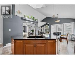 Primary Bedroom - 6 Cottonwood Court Sw, Medicine Hat, AB T1B4R5 Photo 9
