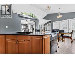 Family room - 6 Cottonwood Court Sw, Medicine Hat, AB T1B4R5 Photo 11