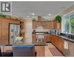 6388 Piper Place, Sechelt, BC V7Z0L1 Photo 19