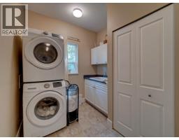 6388 Piper Place, Sechelt, BC V7Z0L1 Photo 31