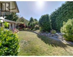 6388 Piper Place, Sechelt, BC V7Z0L1 Photo 6