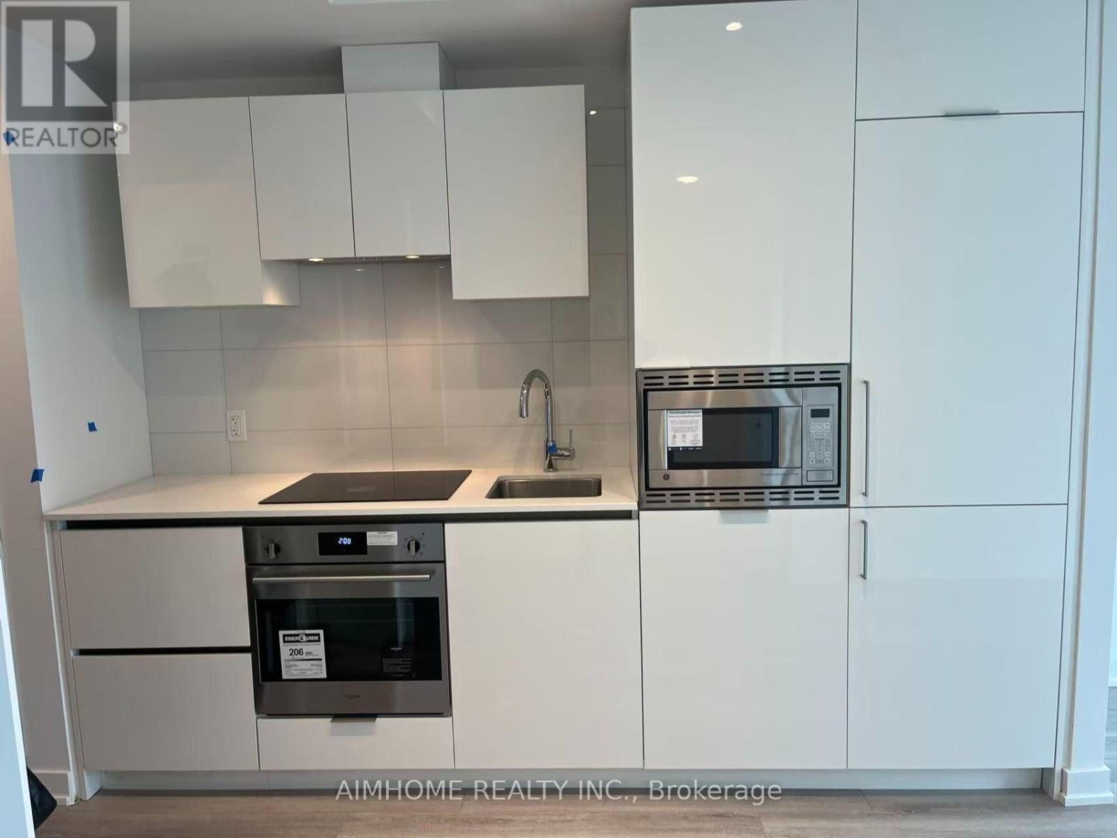 Photo of 238 Simcoe St Street