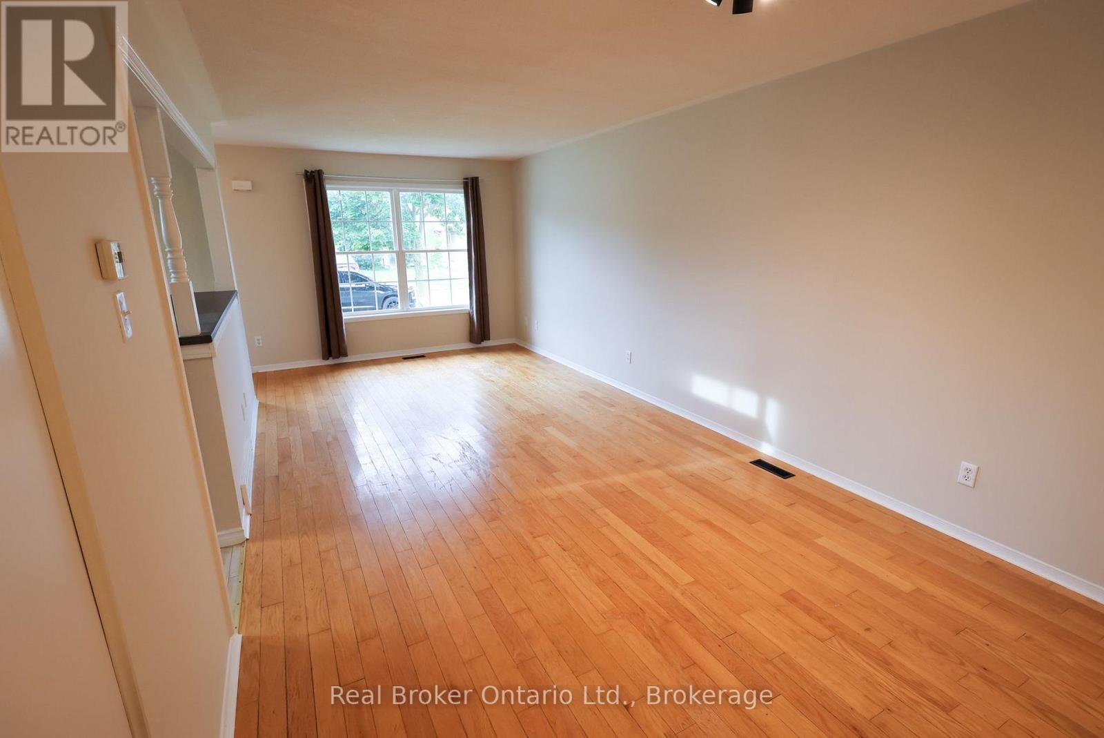 342 FLEMING DRIVE, London East (East D) — photo 12