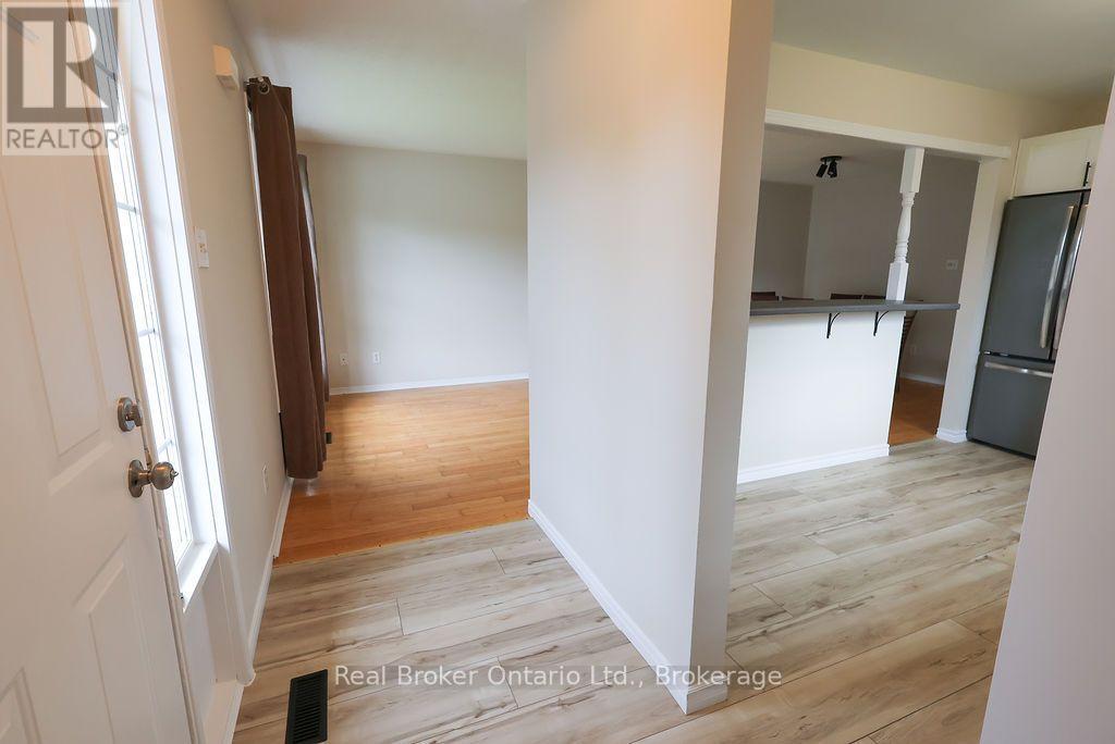 342 FLEMING DRIVE, London East (East D) — photo 5