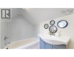 1663 Highway 3, East Pubnico, NS B0W2A0 Photo 28