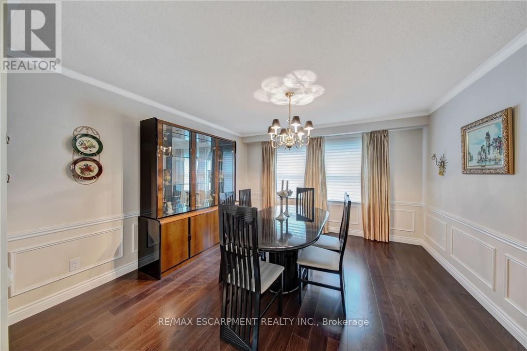 2284 MANSFIELD DRIVE - 11