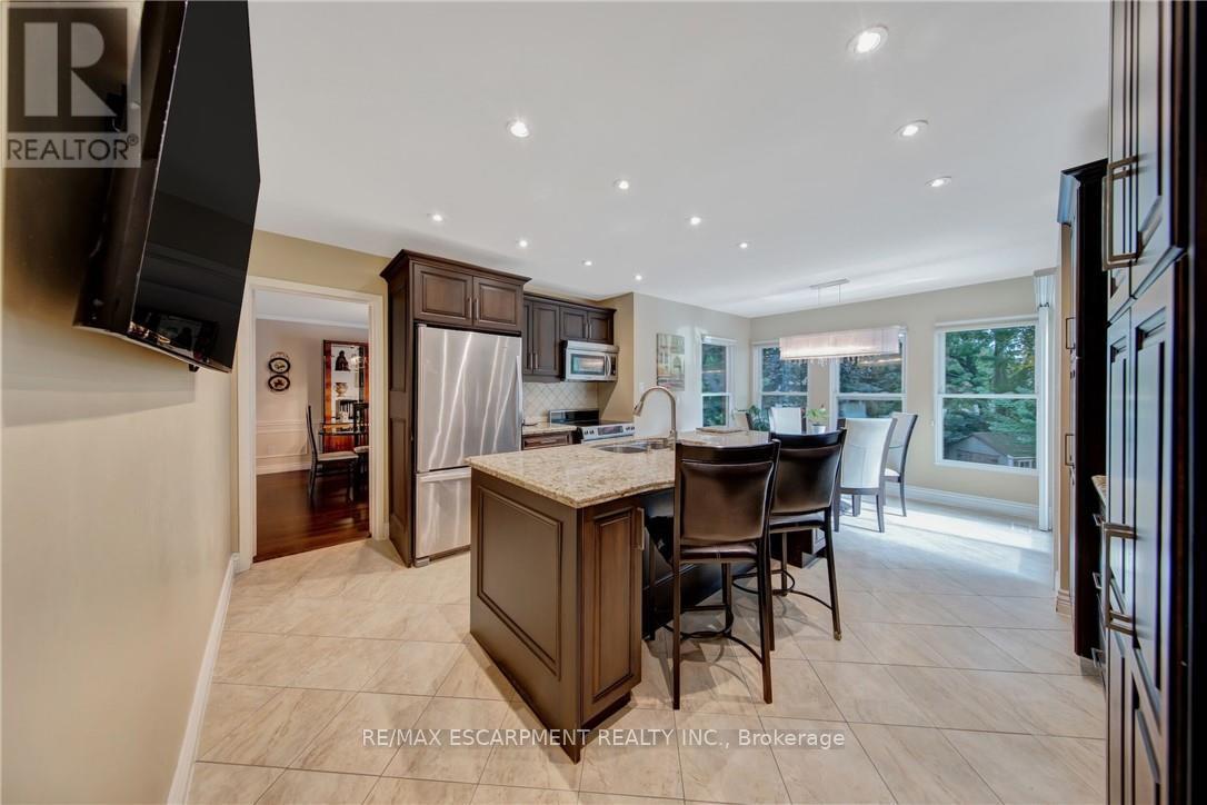 2284 MANSFIELD DRIVE - 17