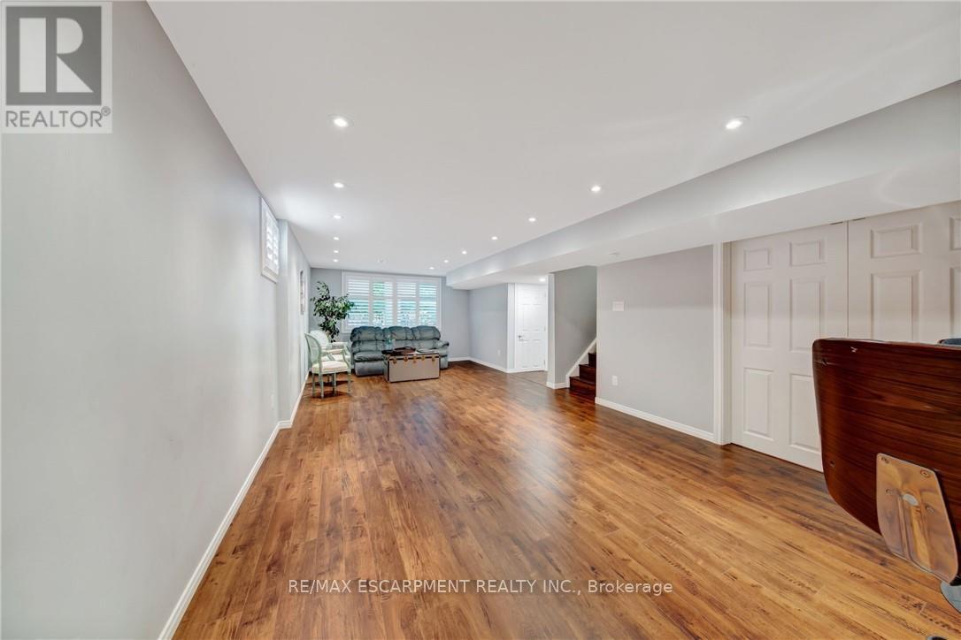 2284 MANSFIELD DRIVE - 35