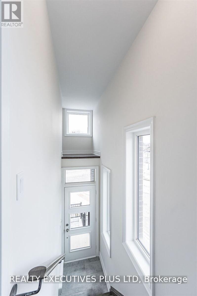 UPPER - 23 BLACKSTONE STREET, Toronto (Rustic) — photo 5