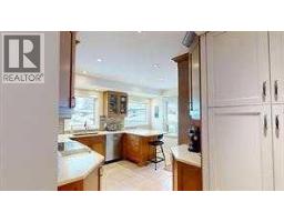 Bedroom - 716 55 Avenue Sw, Calgary, AB T2V0G3 Photo 6