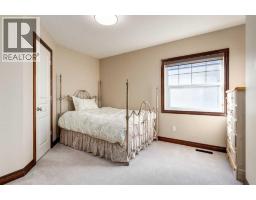 43 Cougar Plateau Circle Sw, Calgary, AB T3H5S6 Photo 27