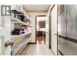 Office - 43 Cougar Plateau Circle Sw, Calgary, AB T3H5S6 Photo 8