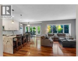 4pc Bathroom - 214 Valley Woods Place Nw, Calgary, AB T3B6A3 Photo 9