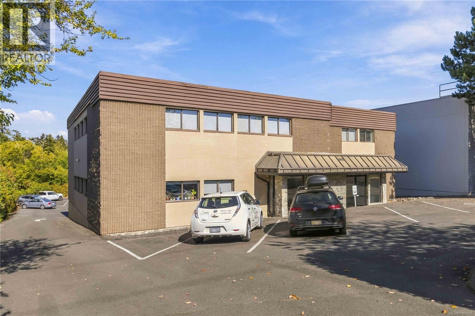 200 4252 commerce Cir, Saanich — photo 12