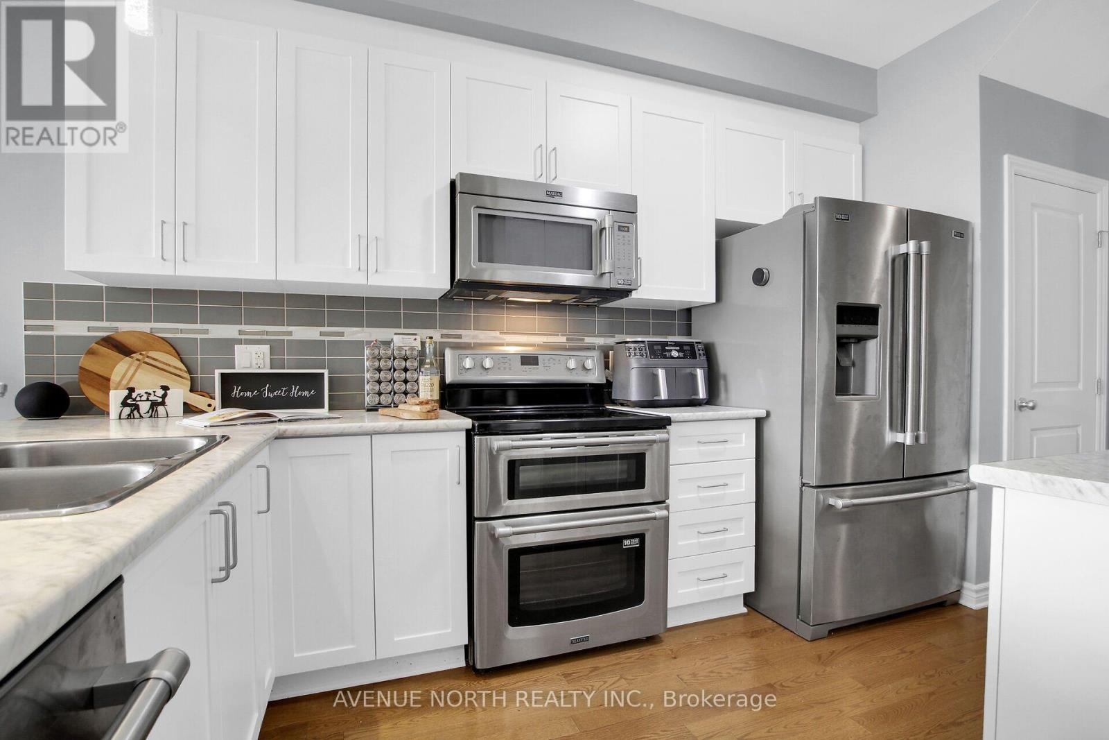 303 WOOD ACRES GROVE, Ottawa — photo 12