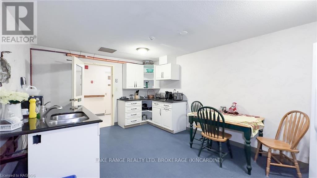 255 DURHAM STREET, Kincardine — photo 44