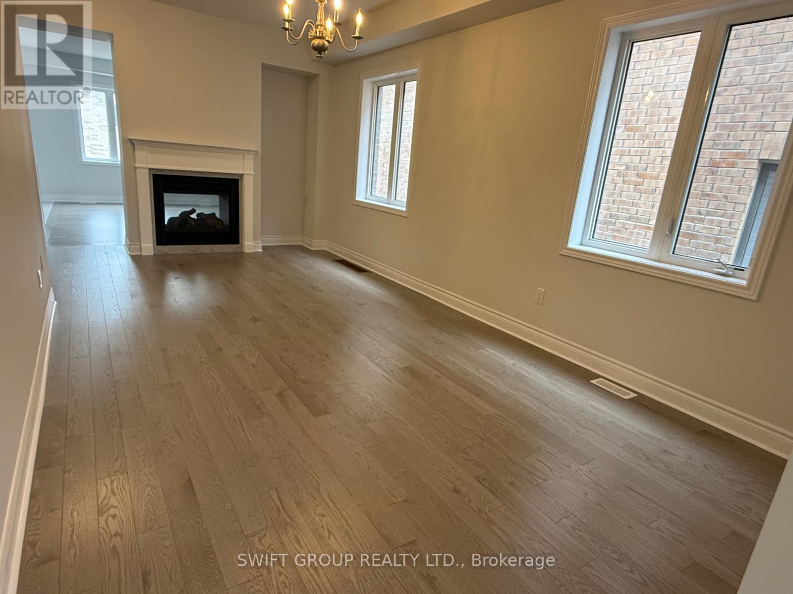 31 KEYWORTH CRESCENT, Brampton (Sandringham-Wellington North) — photo 2