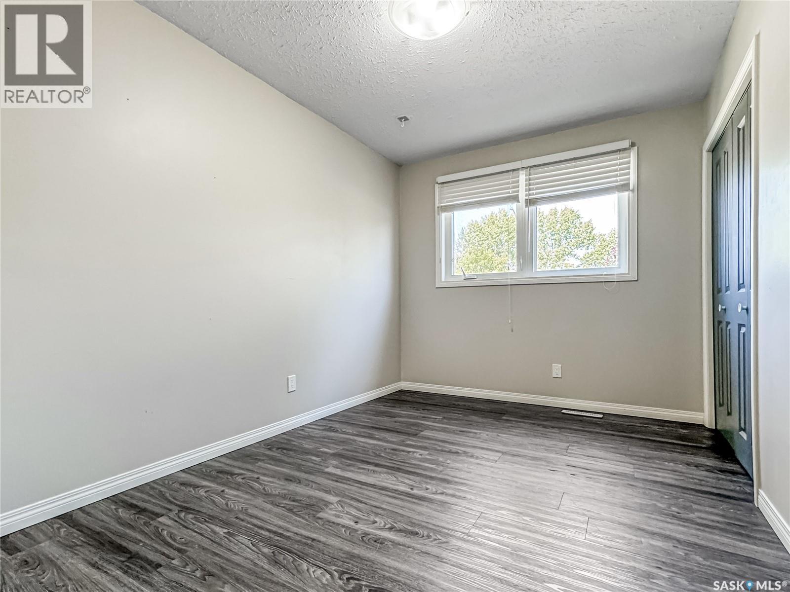 308 Finley AVENUE, Cut Knife — photo 8