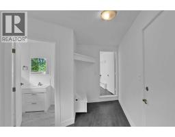 Primary Bedroom - 5009 41 Street Close, Innisfail, AB T4G1H8 Photo 8