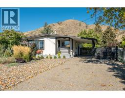 886 FAIRVIEW Road, Oliver