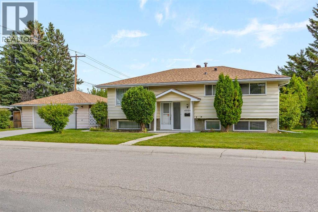 6904 8 Street NW, Calgary