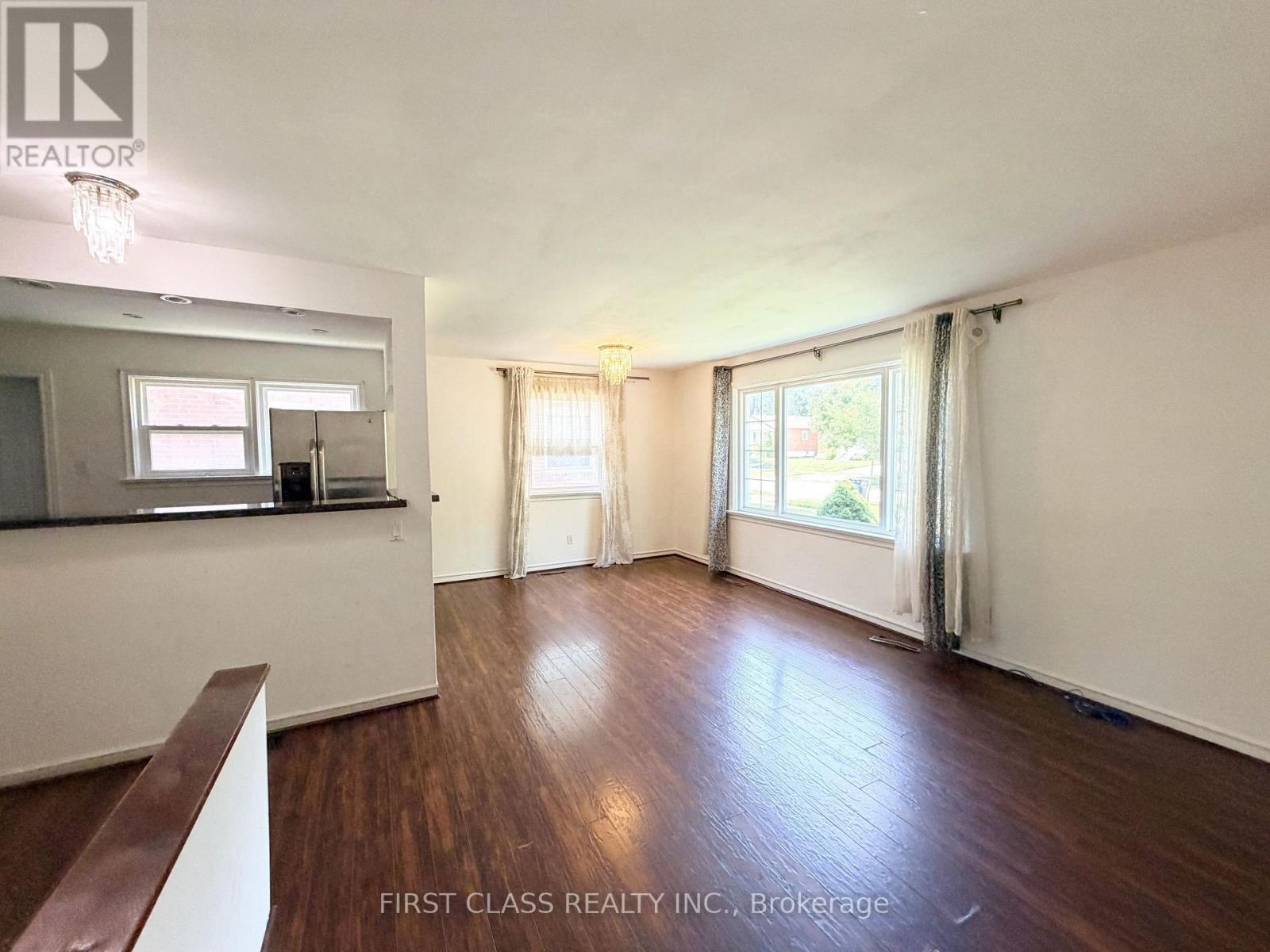 87 VAUXHALL DRIVE, Toronto (Dorset Park) — photo 4