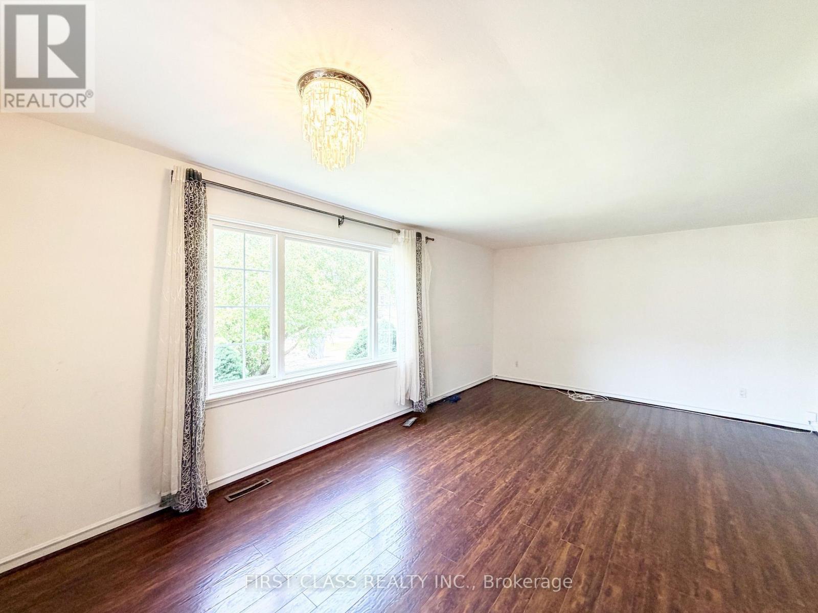 87 VAUXHALL DRIVE, Toronto (Dorset Park) — photo 6