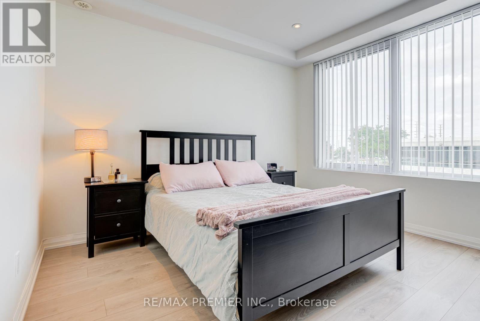 #TH 5 1010 PORTAGE PARKWAY - 25