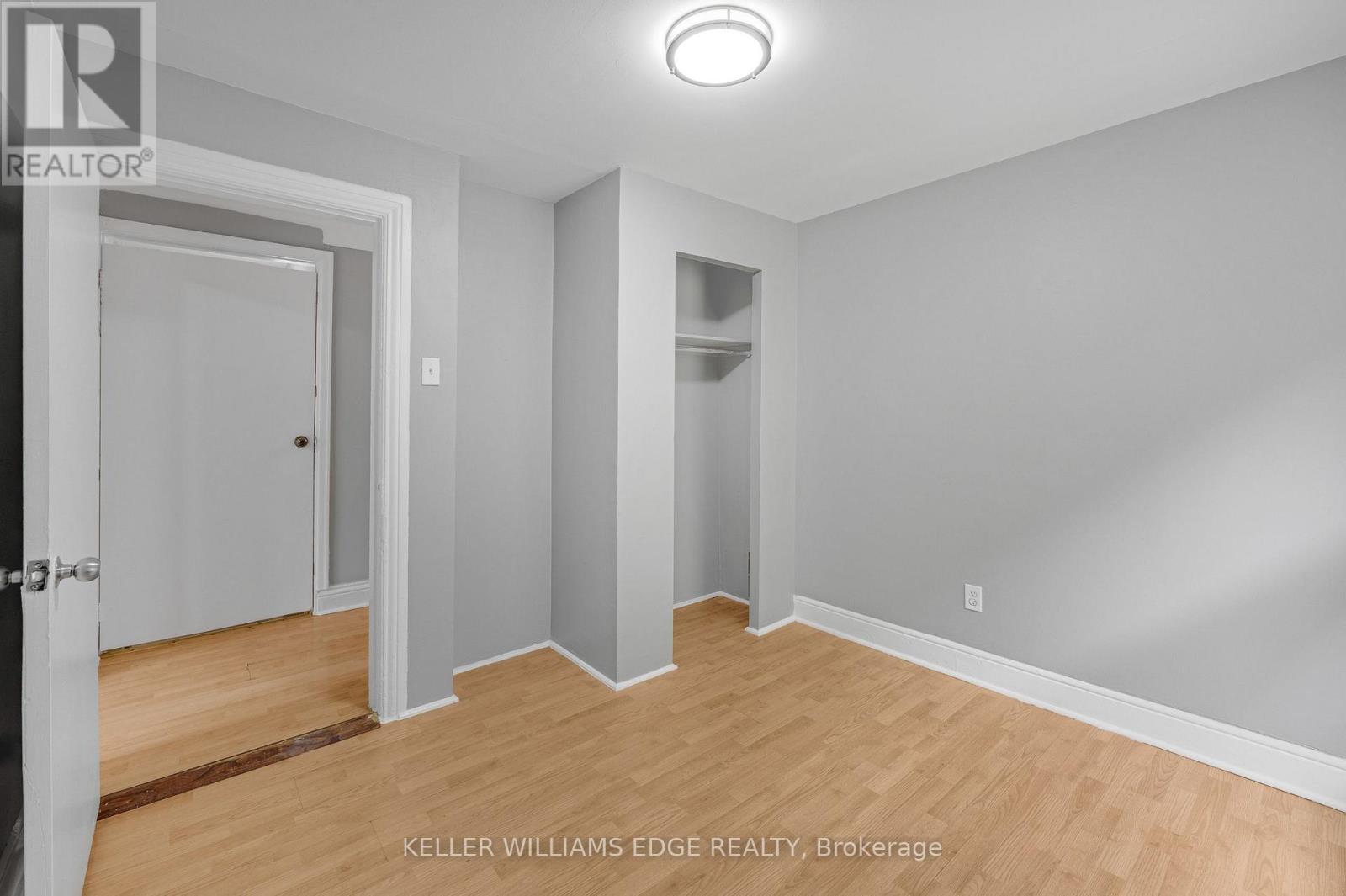 211 WENTWORTH STREET N - 10
