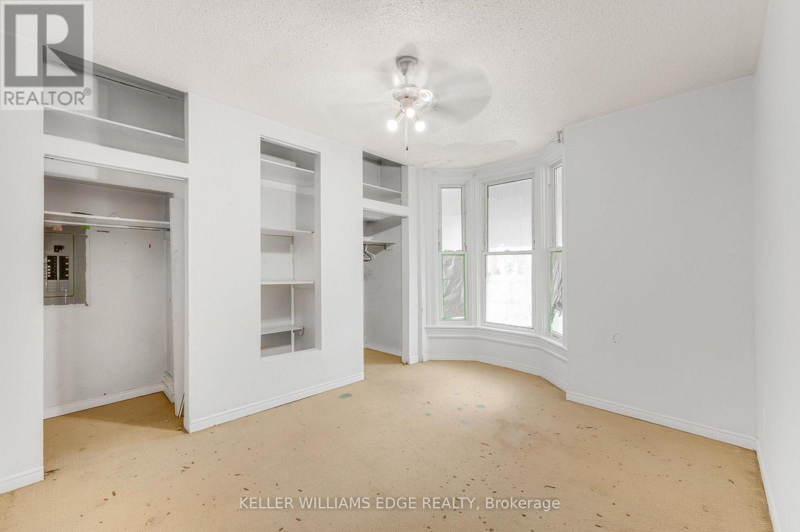 211 WENTWORTH STREET N - 23
