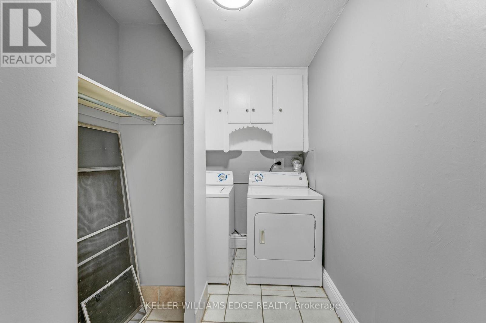 211 WENTWORTH STREET N - 8