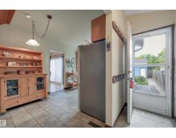 10524 75 Av Nw, Edmonton, AB T6E1J4 Photo 42