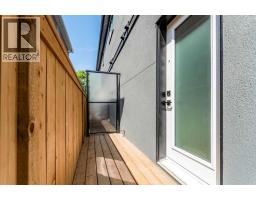 73 7 Street NE - photo 17