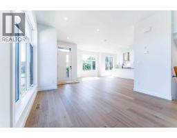 73 7 Street NE - photo 11