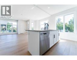 73 7 Street NE - photo 9