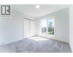 73 7 Street NE - photo 23