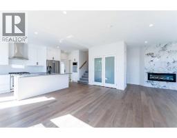 73 7 Street NE - photo 4