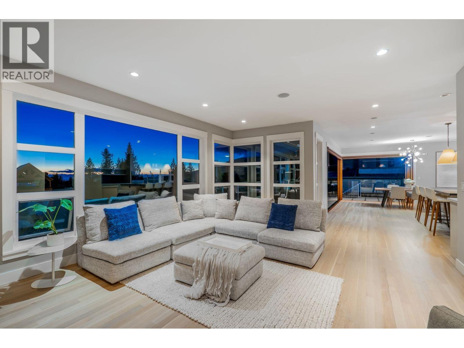649 SYLVAN AVENUE, Vancouver