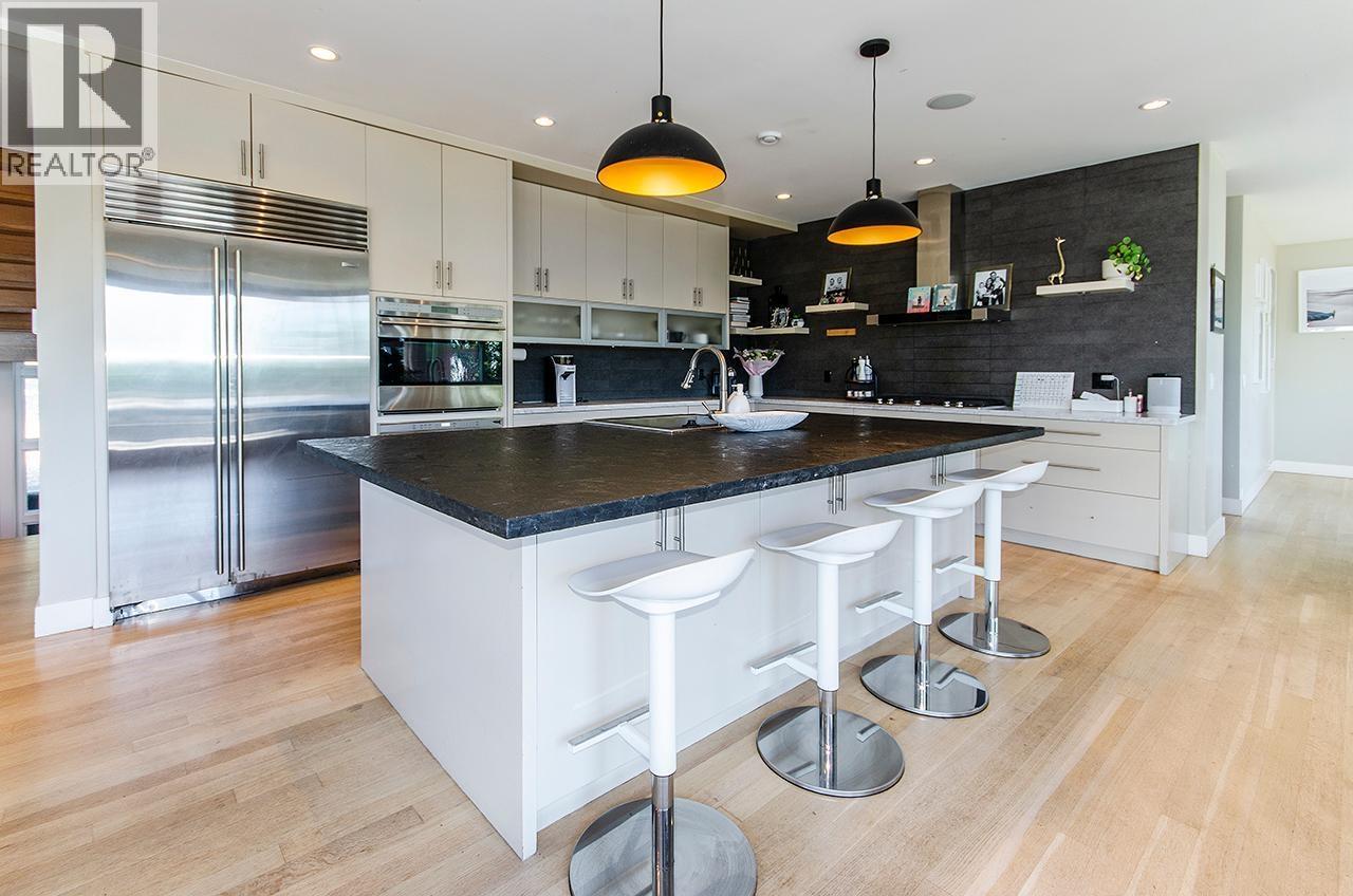 649 SYLVAN AVENUE, Vancouver