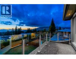 649 Sylvan Avenue, Vancouver, BC V7R2E8 Photo 13