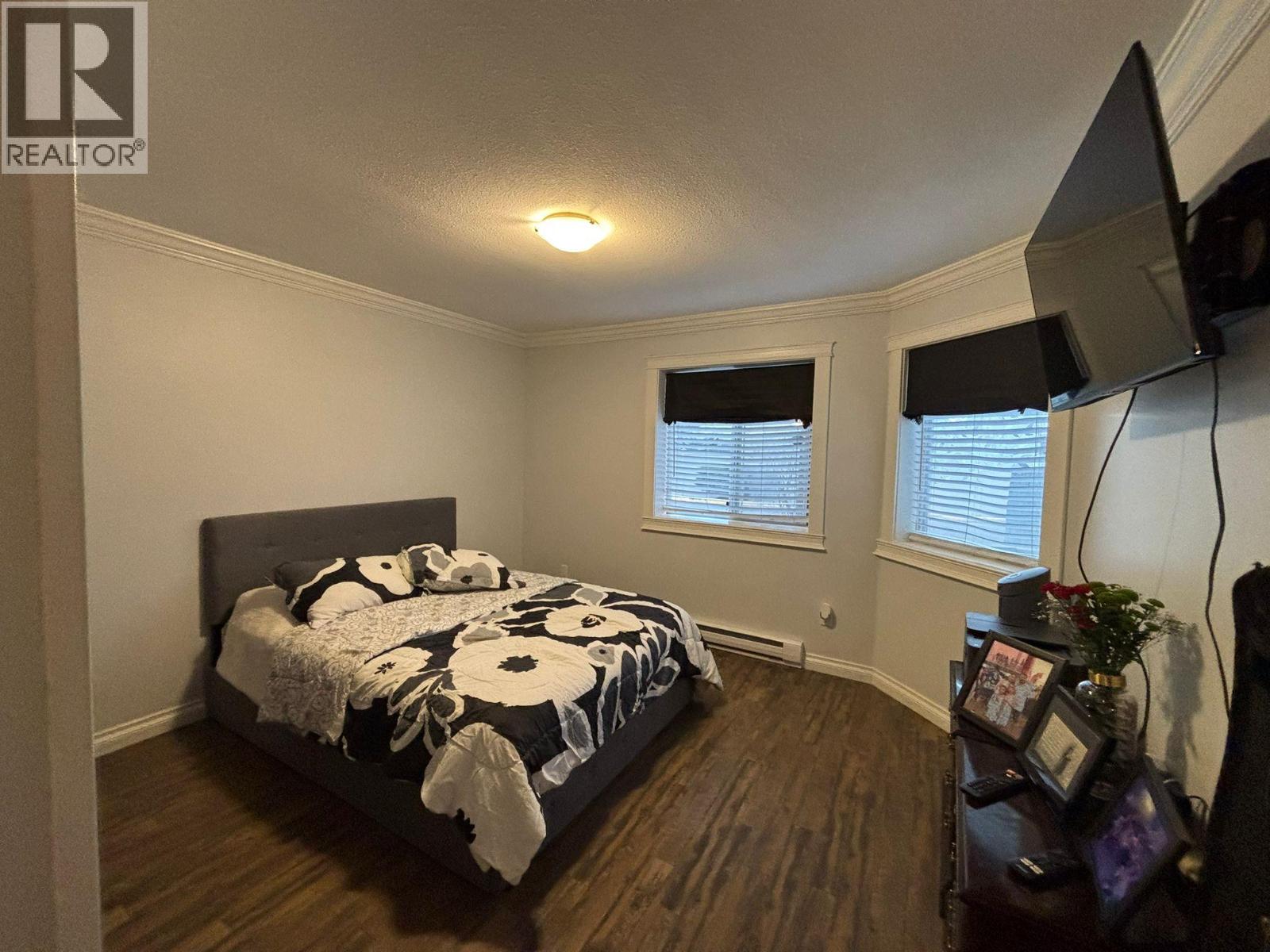 190 3854 Gordon Drive, Kelowna