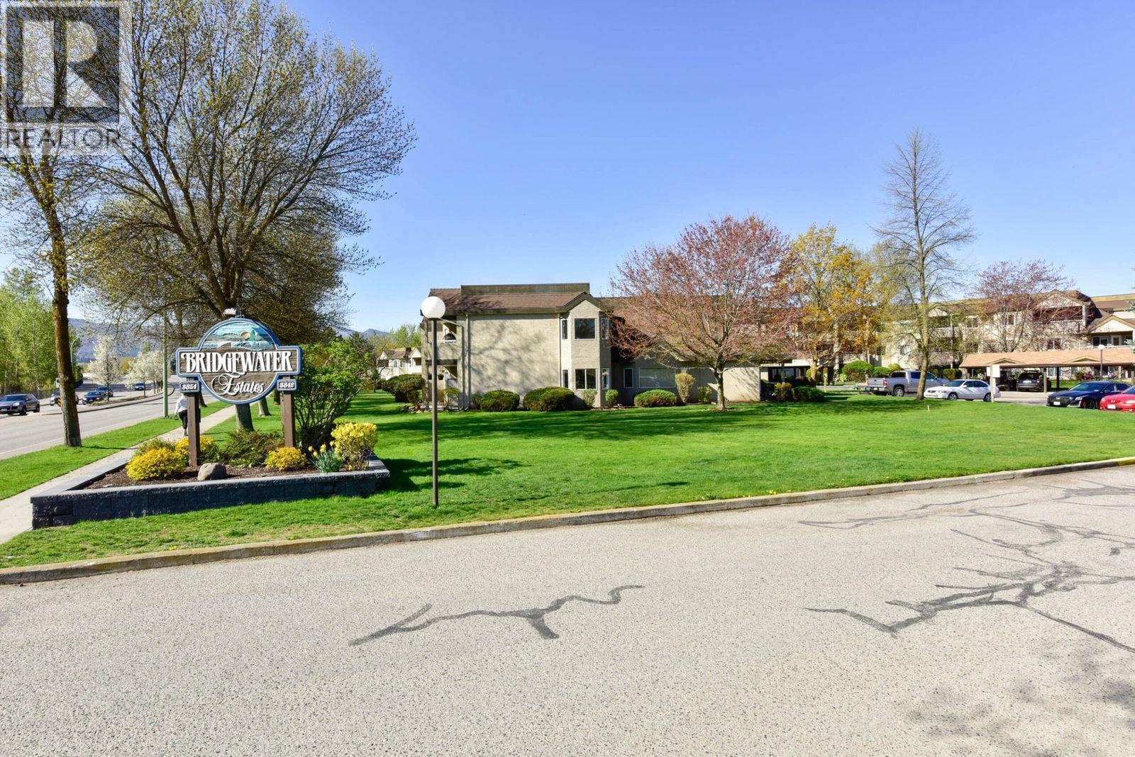 190 3854 Gordon Drive, Kelowna