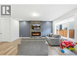 Primary Bedroom - 228 Carringham Road Nw, Calgary, AB T3J1V4 Photo 10